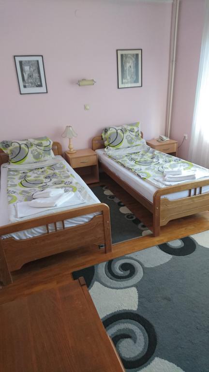 Hostel Bimbo Skopje Exteriör bild
