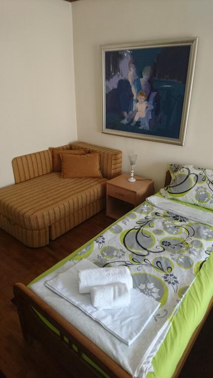 Hostel Bimbo Skopje Exteriör bild